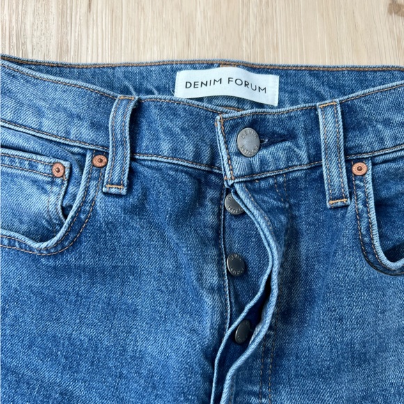 Aritzia Denim Forum, size 28. Relaxed fit - Picture 3 of 4